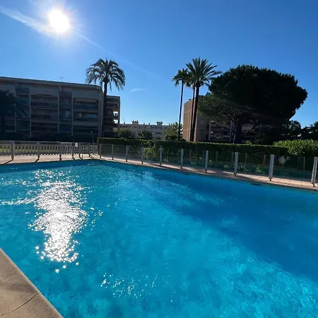 - 4 People - Parking - Swimming Pool 公寓 昂蒂布