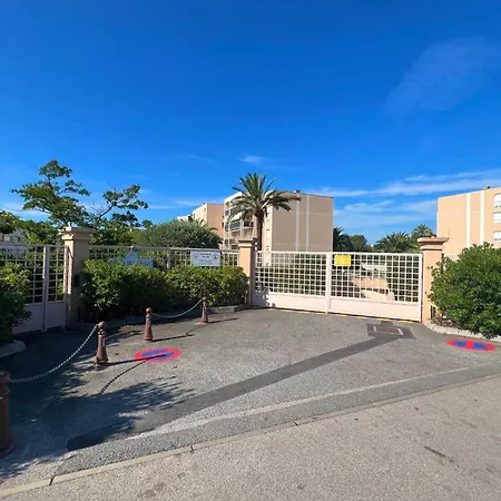 - 4 People - Parking - Swimming Pool 公寓 昂蒂布